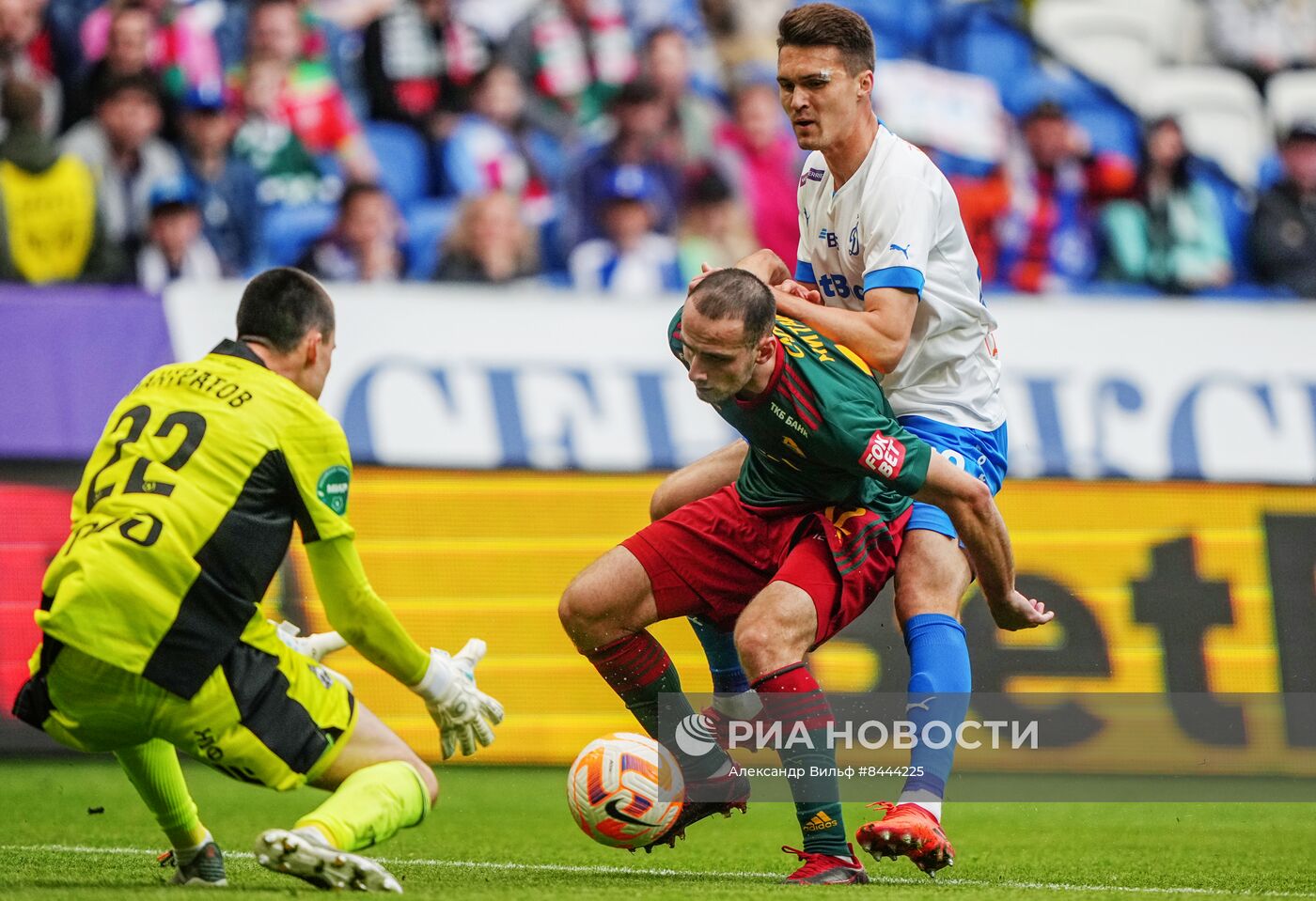 Футбол. РПЛ. Матч "Динамо" - "Локомотив"
