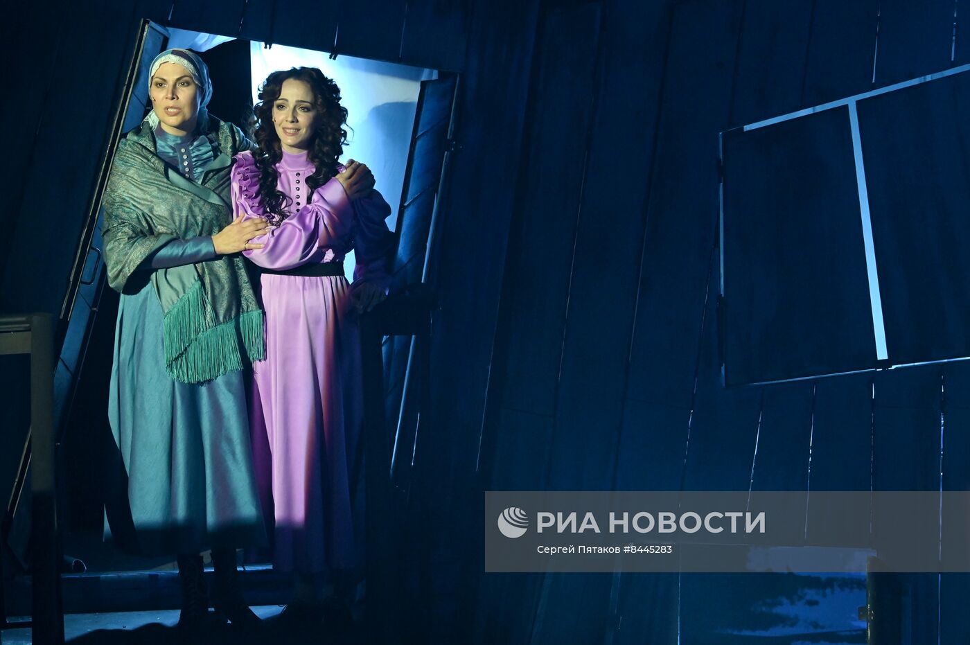 Мюзикл "Между двух миров"