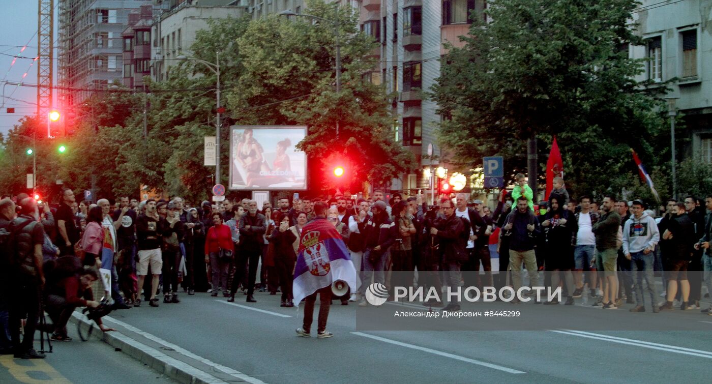 Акция в поддержку косовских сербов и России в Белграде