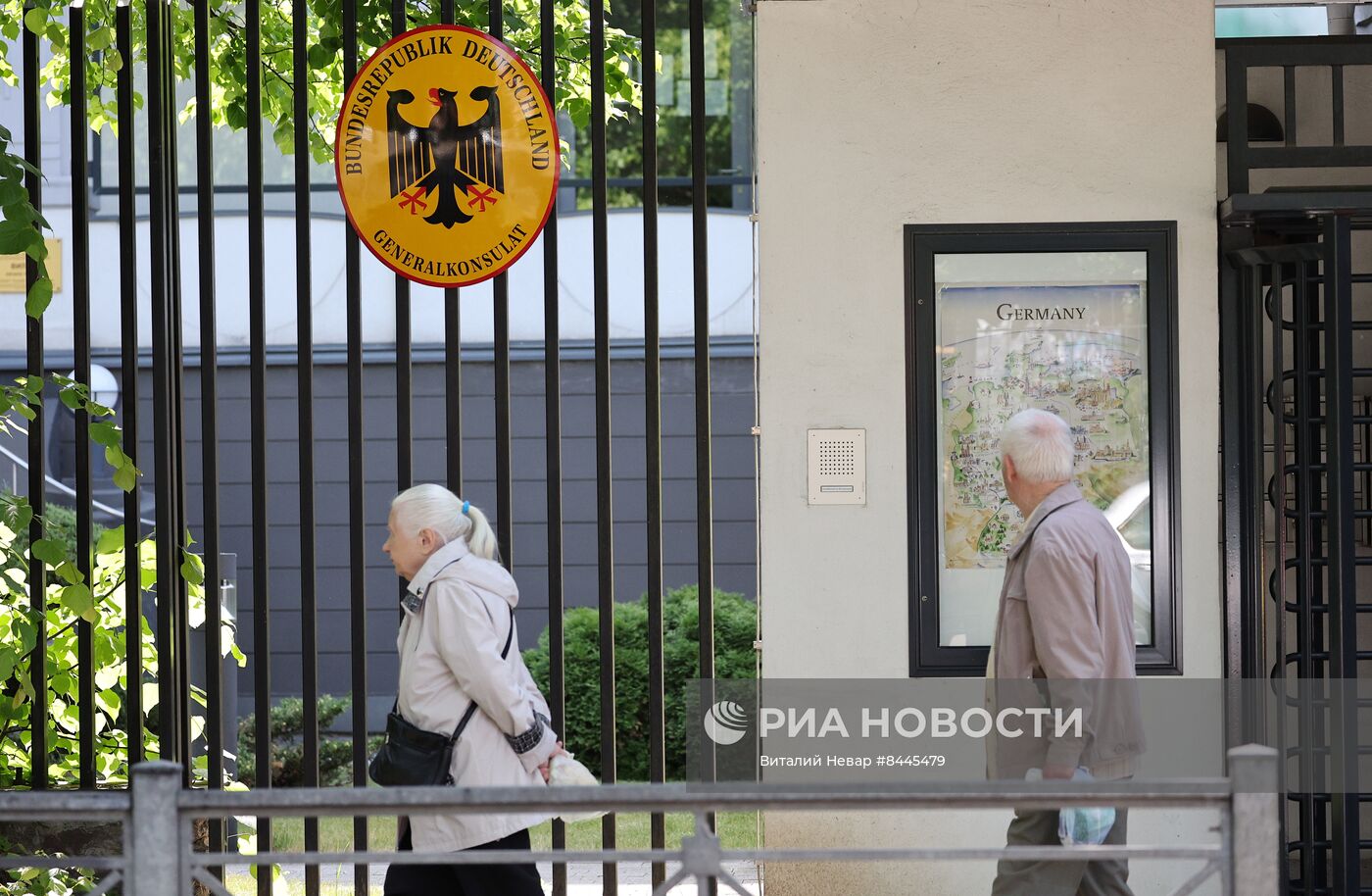 Прекращение работы визовых отделов генконсульств ФРГ в России
