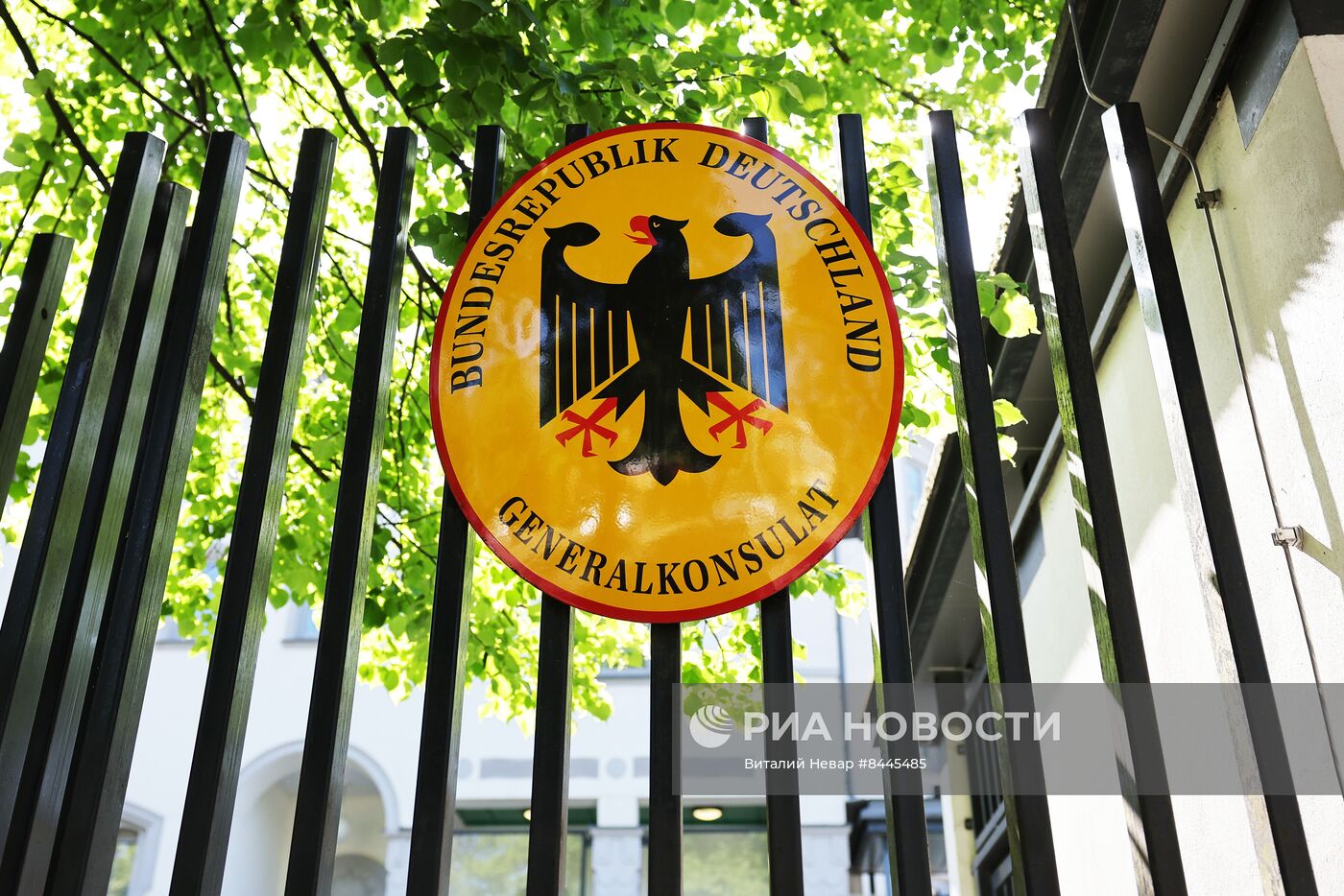 Прекращение работы визовых отделов генконсульств ФРГ в России