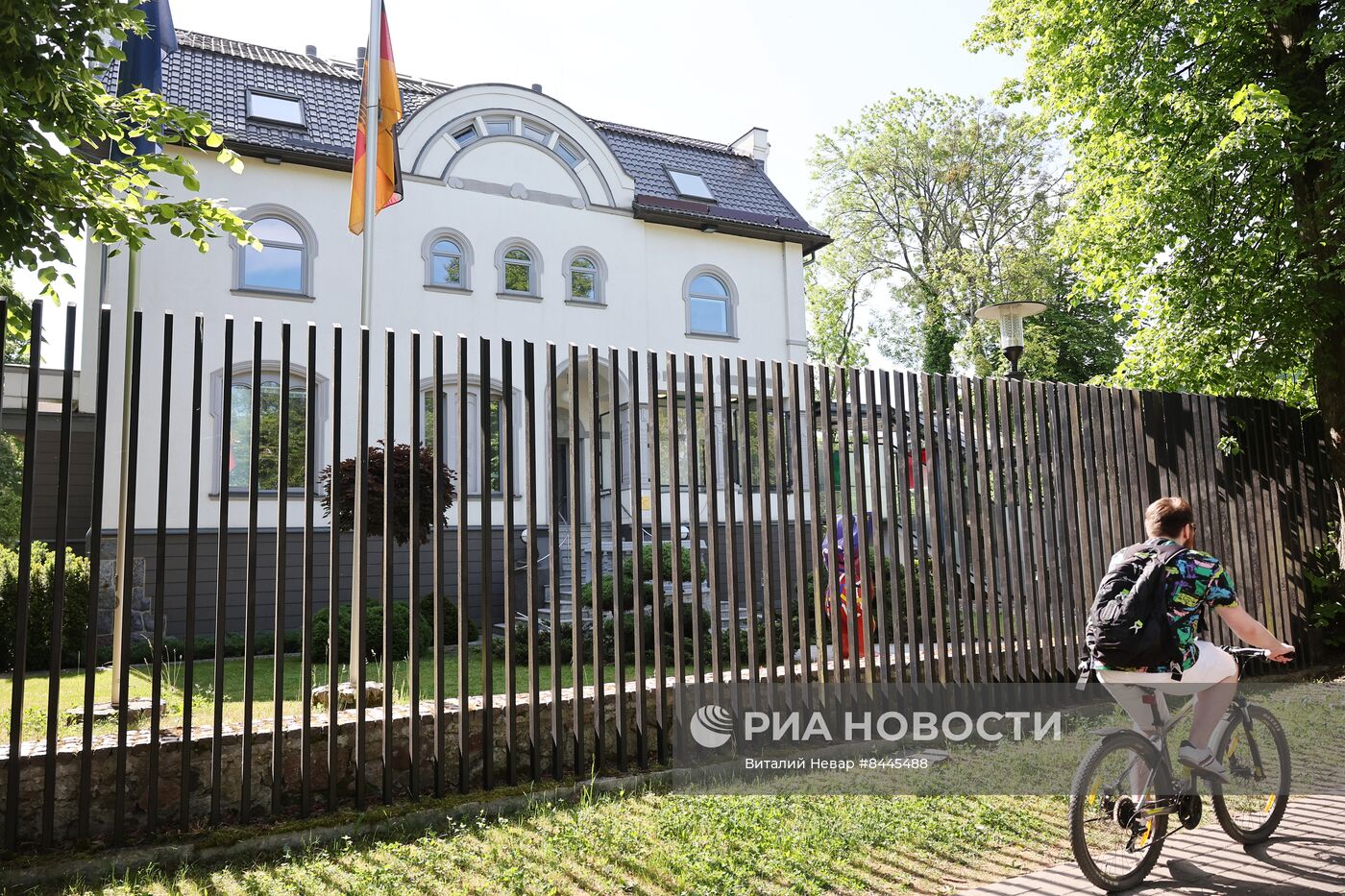 Прекращение работы визовых отделов генконсульств ФРГ в России