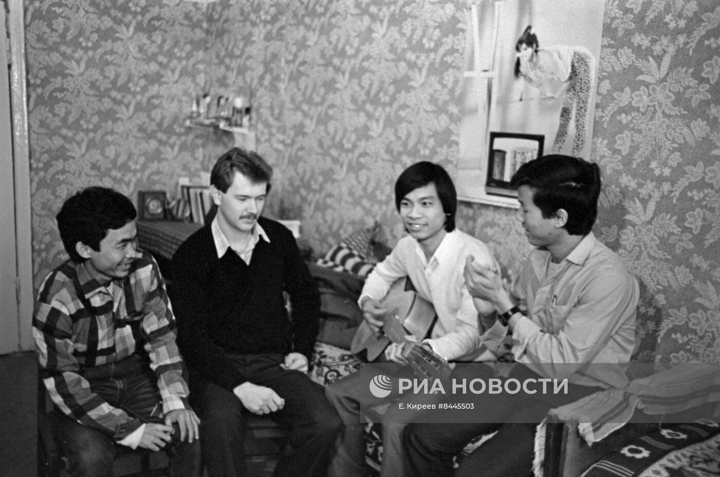 Студенты из Камбоджи, обучающиеся в Харьковском электромеханическом техникуме