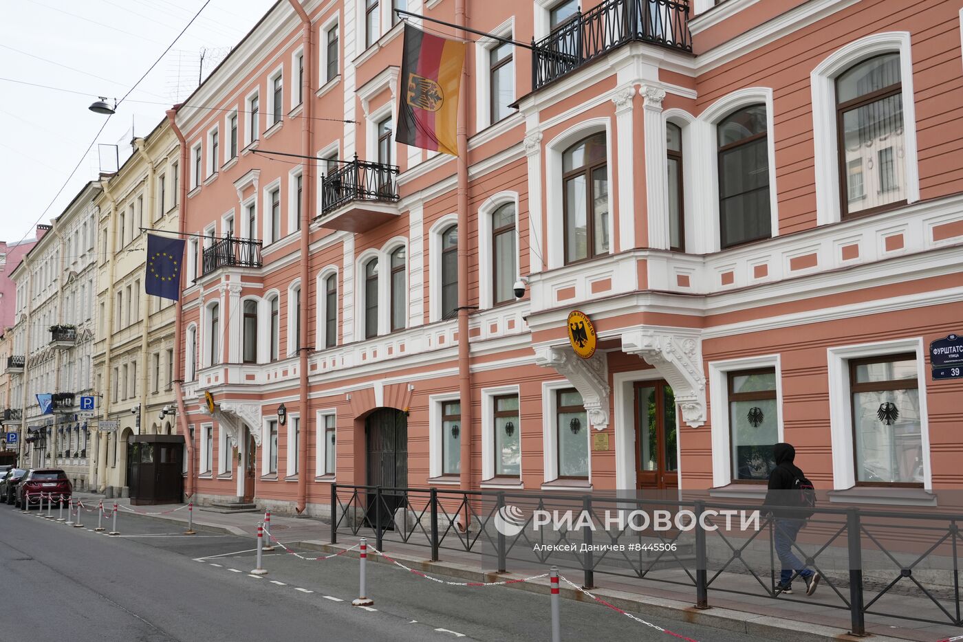 Прекращение работы визовых отделов генконсульств ФРГ в России