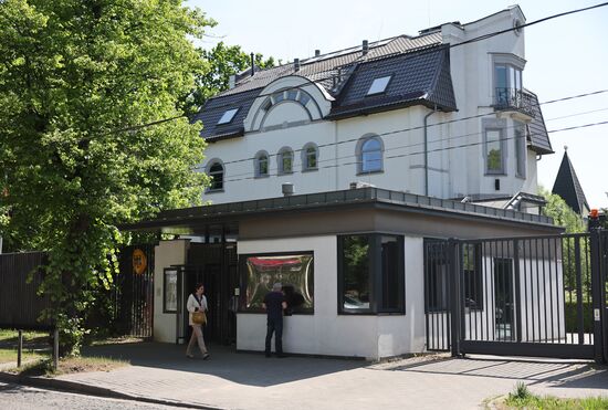 Прекращение работы визовых отделов генконсульств ФРГ в России