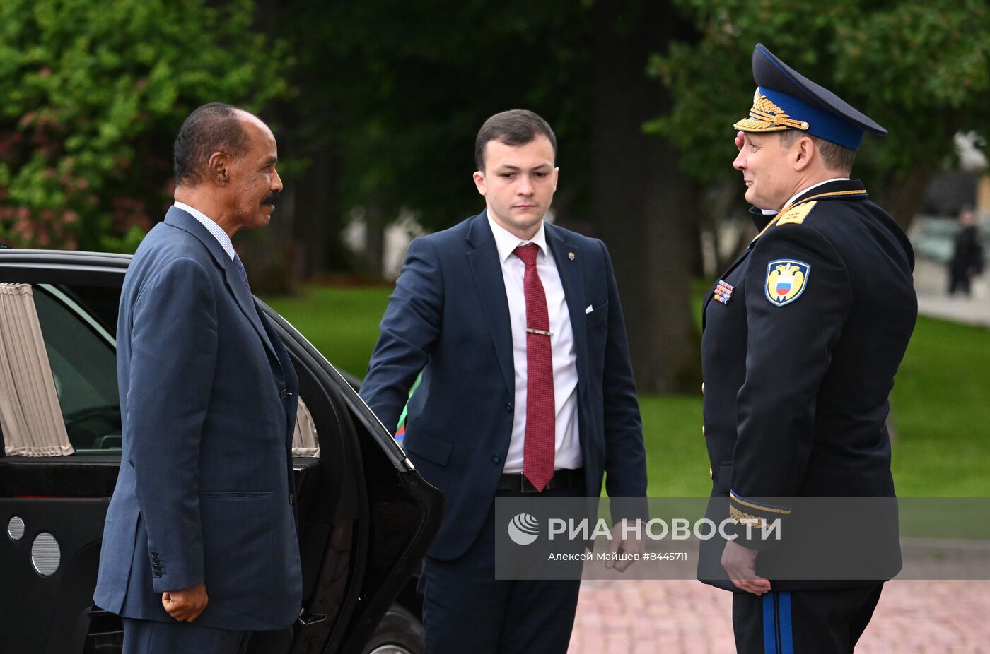 Президент РФ В. Путин встретился с президентом Эритреи И. Афеворки