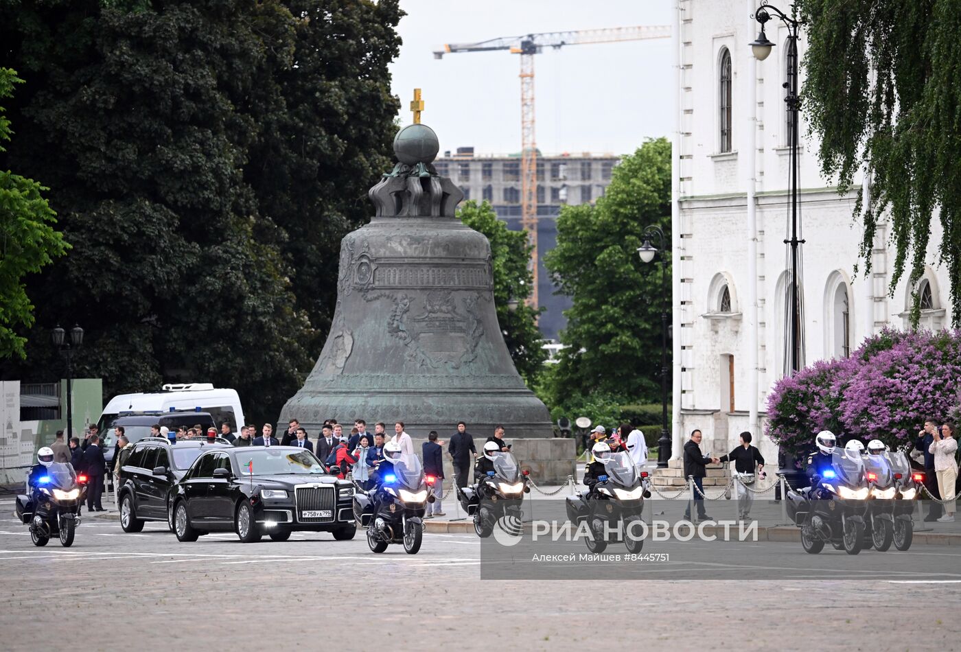 Президент РФ В. Путин встретился с президентом Эритреи И. Афеворки