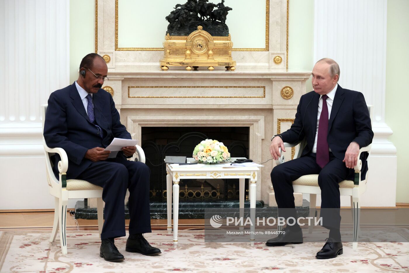 Президент РФ В. Путин встретился с президентом Эритреи И. Афеворки