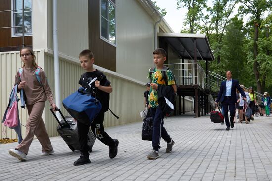 Дети из приграничных районов Белгородской области прибыли в лагерь под Воронежем