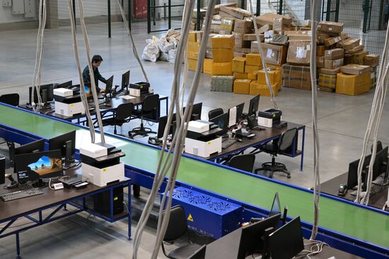 Работа почтового таможенного поста в Новосибирске