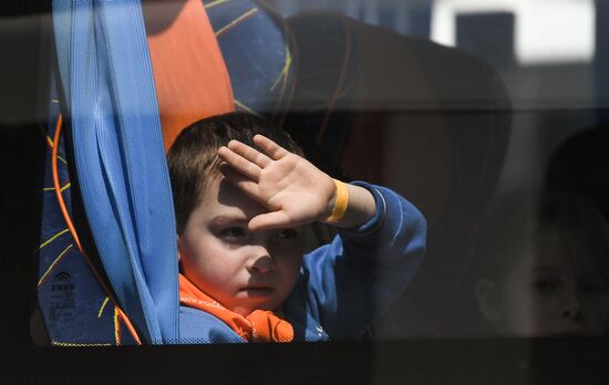 Отъезд детей на отдых в оздоровительные лагеря