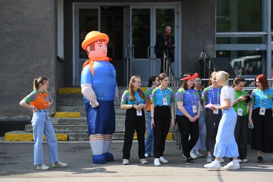 Отъезд детей на отдых в оздоровительные лагеря