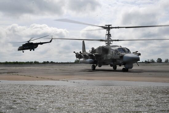 Работа вертолета Ка-52 группировки "Юг" на Артемовском направлении