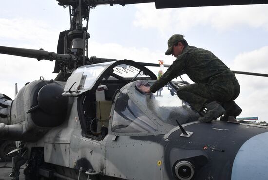 Работа вертолета Ка-52 группировки "Юг" на Артемовском направлении