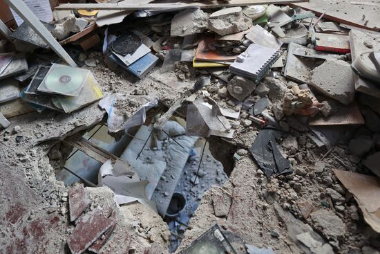 Последствия обстрела Куйбышевского района Донецка