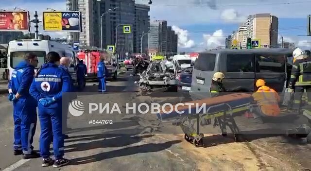 Массовое ДТП с участием грузовика в Санкт-Петербурге