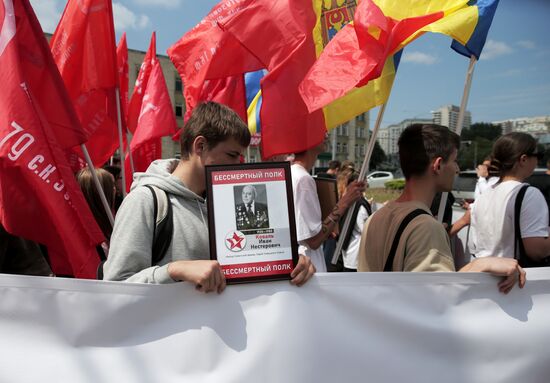 Митинг в поддержку Дня Победы в Кишиневе