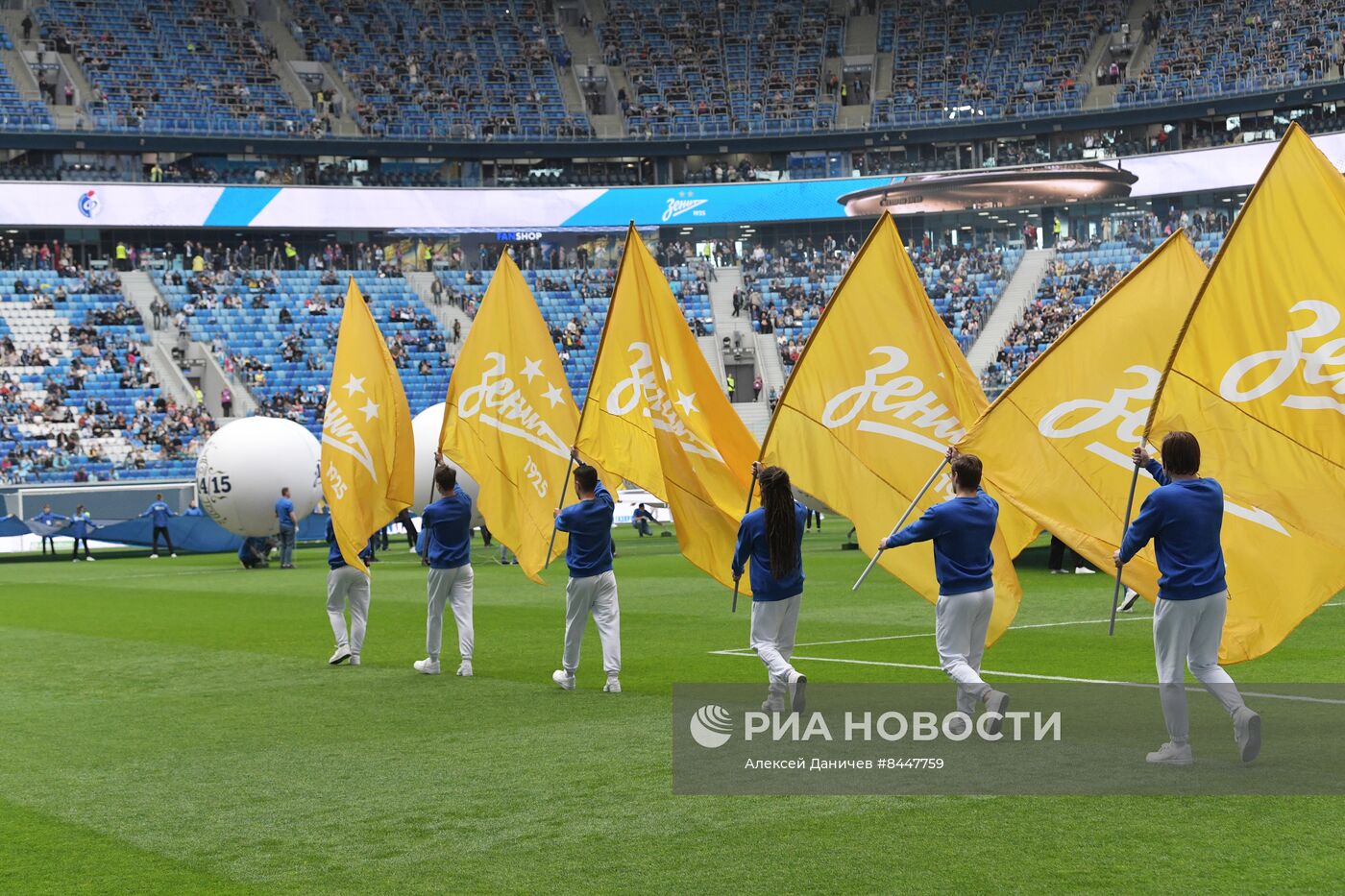 Футбол. РПЛ. Матч "Зенит" - "Факел"