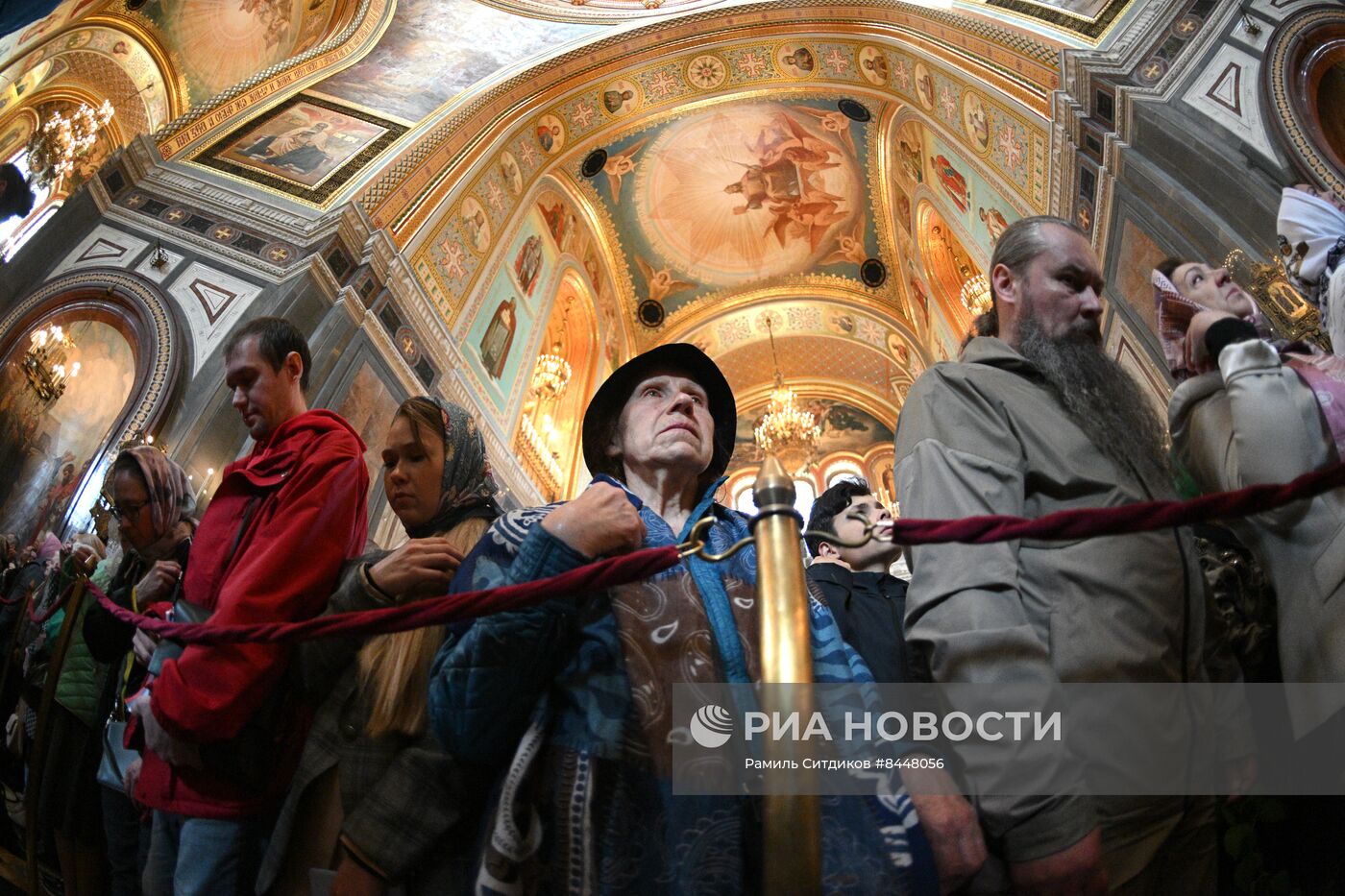 Патриаршее служение по случаю принесения иконы Святой Троицы в храм Христа Спасителя