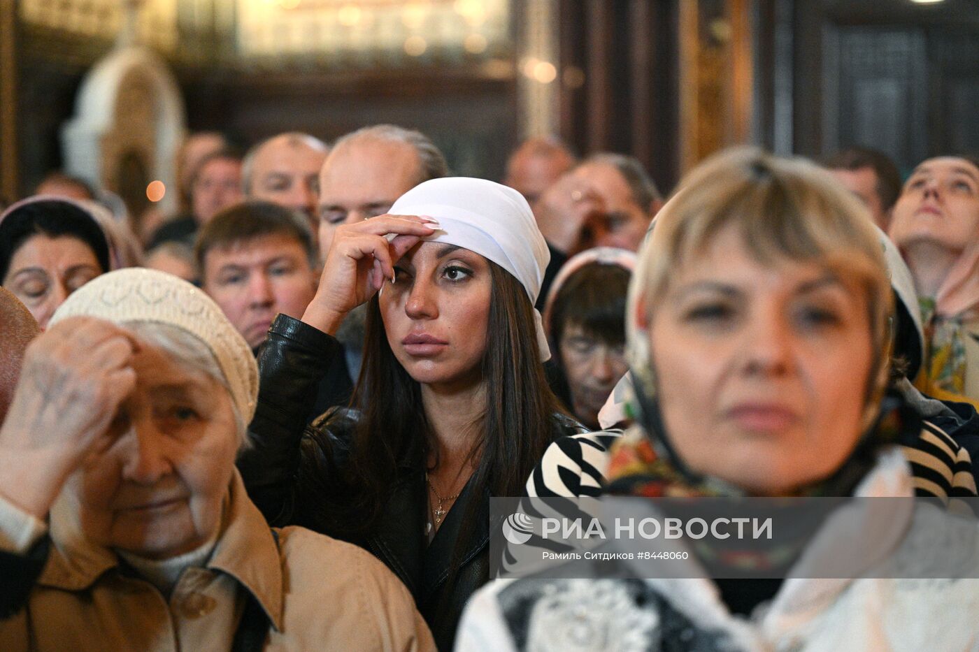 Патриаршее служение  по случаю принесения иконы Святой Троицы в храм Христа Спасителя