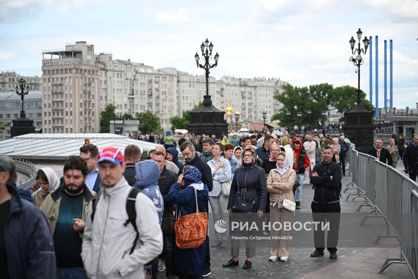 Патриаршее служение  по случаю принесения иконы Святой Троицы в храм Христа Спасителя