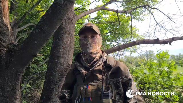 Артиллеристы ЗВО из гаубиц Д-30 уничтожают опорные пункты противника