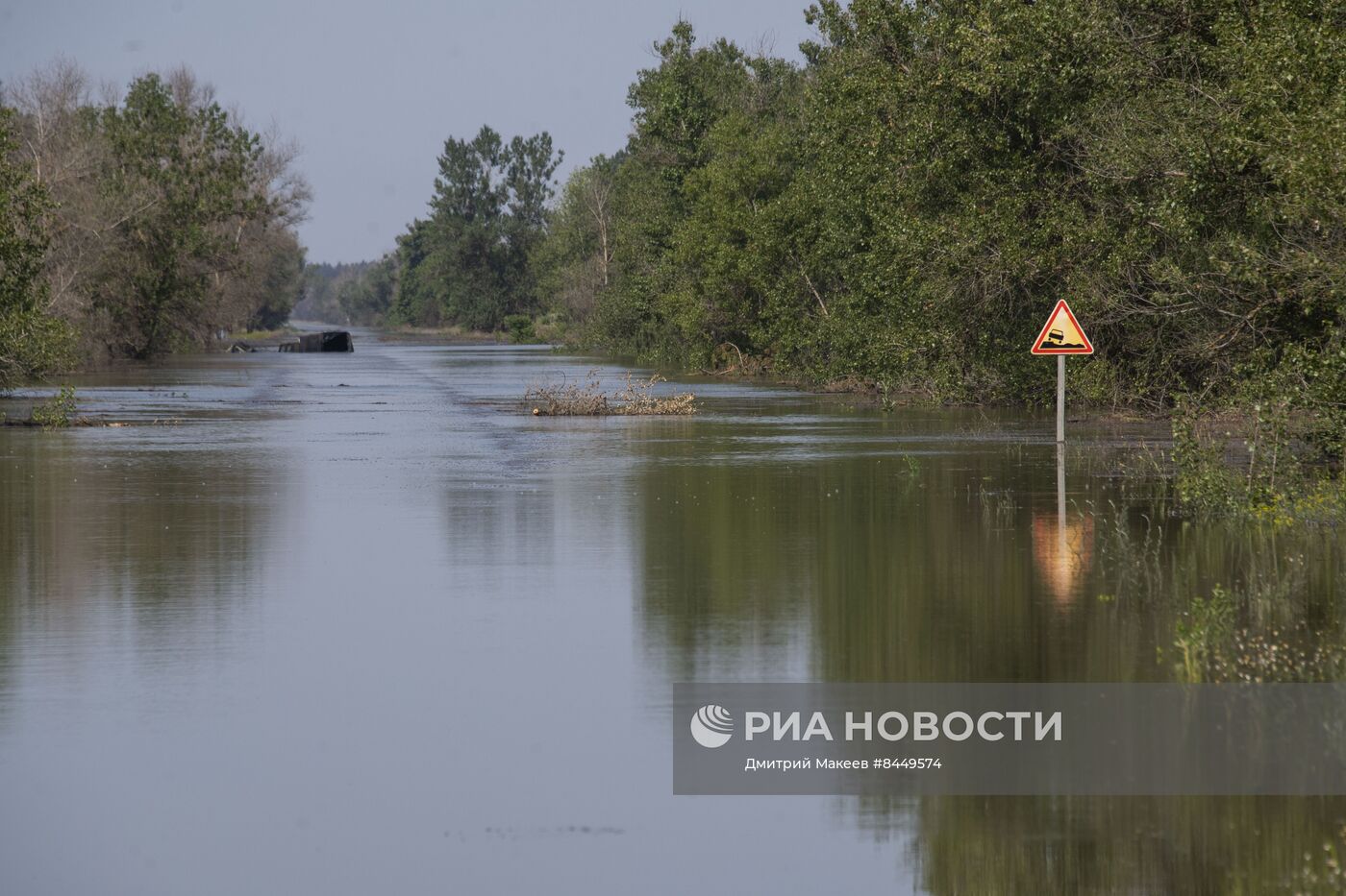 Дорогу в Алешки затопило из-за подрыва Каховской ГЭС