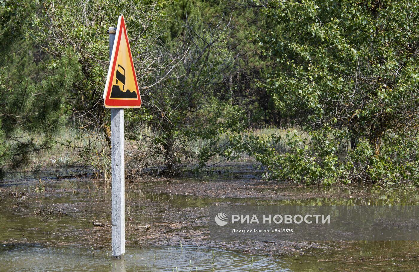 Дорогу в Алешки затопило из-за подрыва Каховской ГЭС