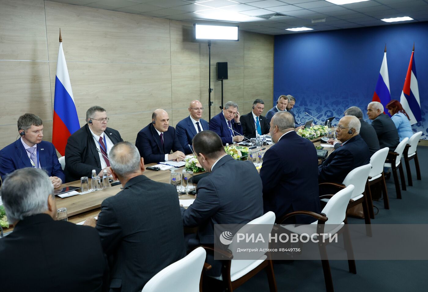 Премьер-министр РФ М. Мишустин принял участие в работе межправительственного совета стран ЕАЭС и Совета глав правительств СНГ