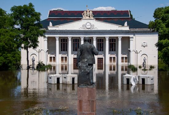 Новая Каховка после прорыва Каховской ГЭС