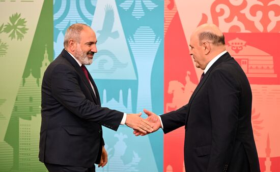 Встреча М. Мишустина с премьер-министром Армении Н. Пашиняном
