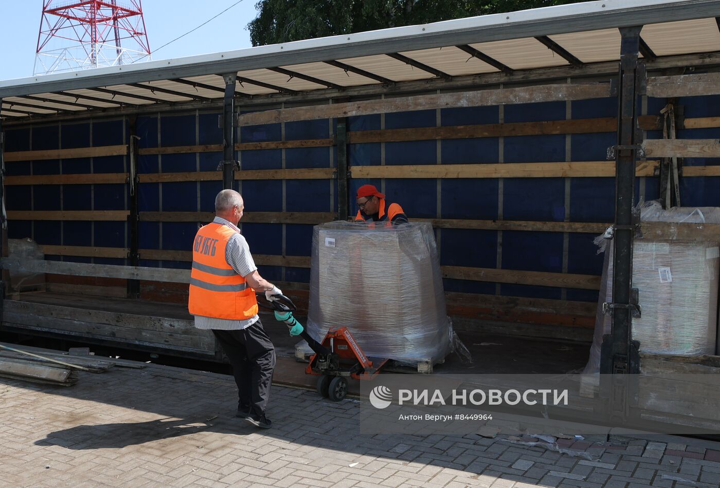 Пункты выдачи гумпомощи жителям Шебекино в Белгороде