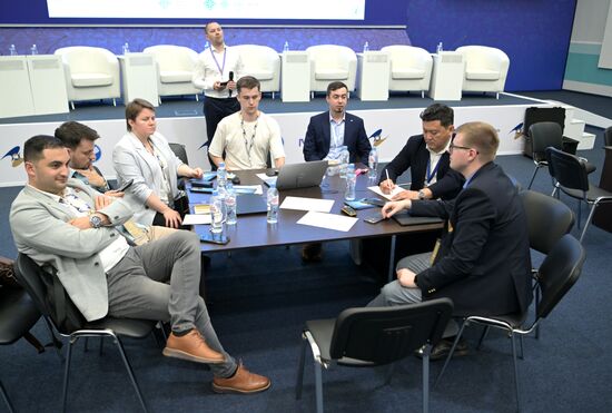 ЕАЭС 2023. II Молодежный форум СНГ И ЕАЭС. Стратегическая сессия по командам, направленная на выработку решений и способов преодоления существующих барьеров