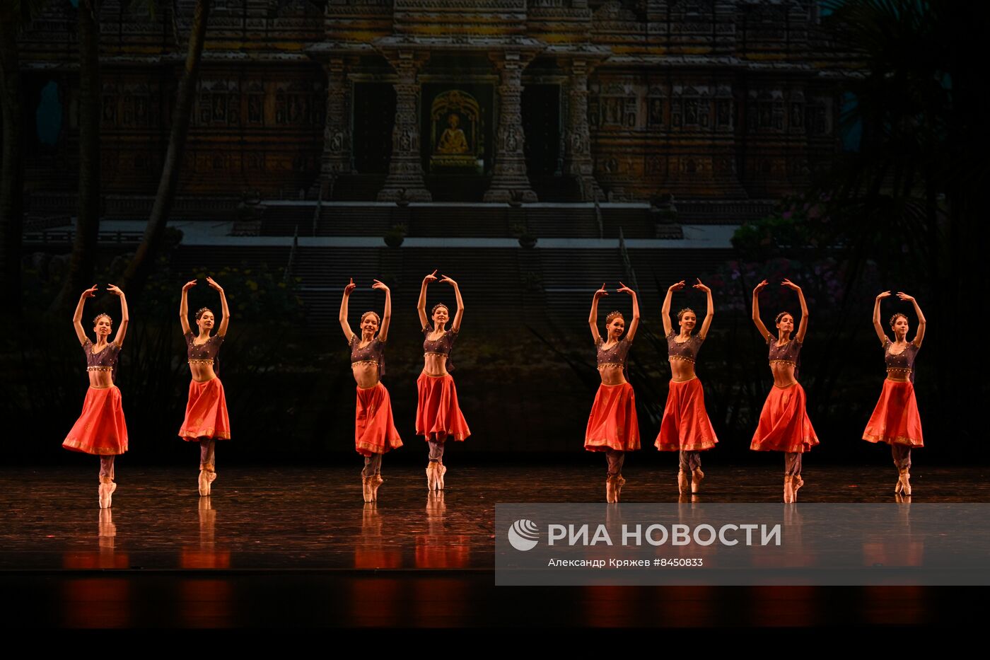 Выпускной спектакль Новосибирского хореографического училищ