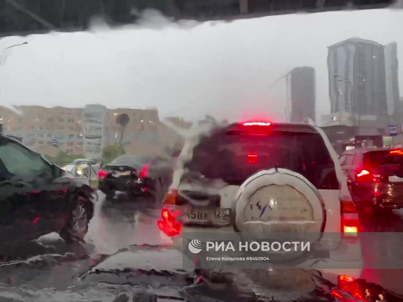 Владивосток накрыл мощный ливень