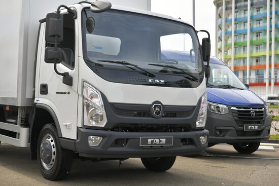 Автомобили ГАЗель на выставке "Евразия наш дом" в рамках Евразийского экономического форума в Парке науки и искусства "Сириус". Место: Россия, Федеральная территория "Сириус". Автор: Евгений Биятов/РИА Новости. ЕАЭС-2023. Работа форума