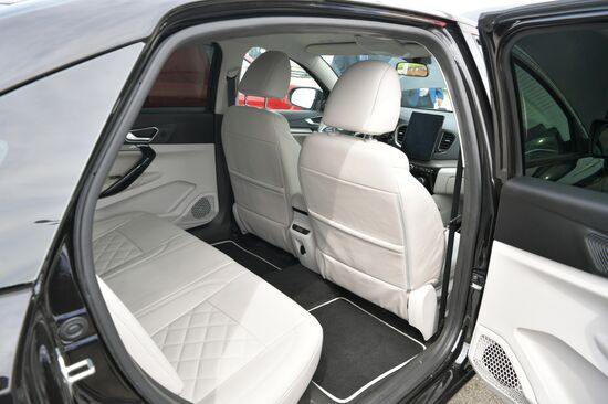 Салон автомобиля Lada Vesta Aura на выставке "Евразия – наш дом" в рамках Евразийского экономического форума в Парке науки и искусства "Сириус". Место: Россия, Федеральная территория "Сириус". Автор: Евгений Биятов/РИА Новости. ЕАЭС-2023. Работа форума