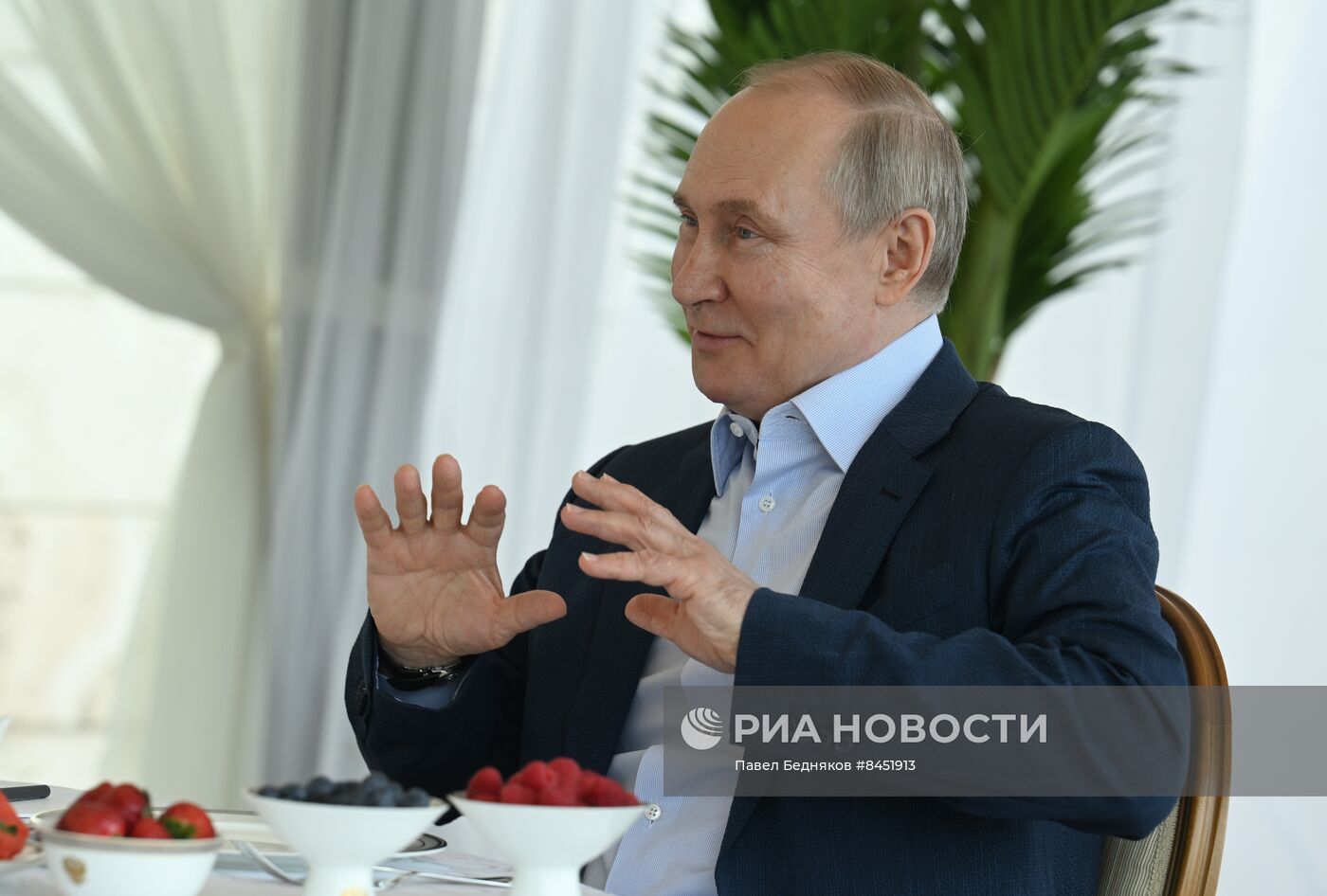 Президент РФ В. Путин встретился с президентом Белоруссии А. Лукашенко