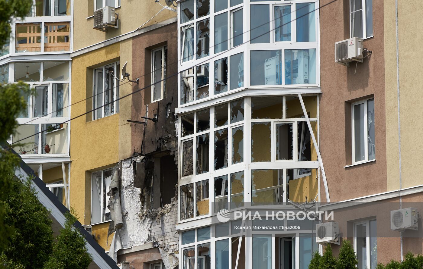 Беспилотник врезался в жилой дом в Воронеже