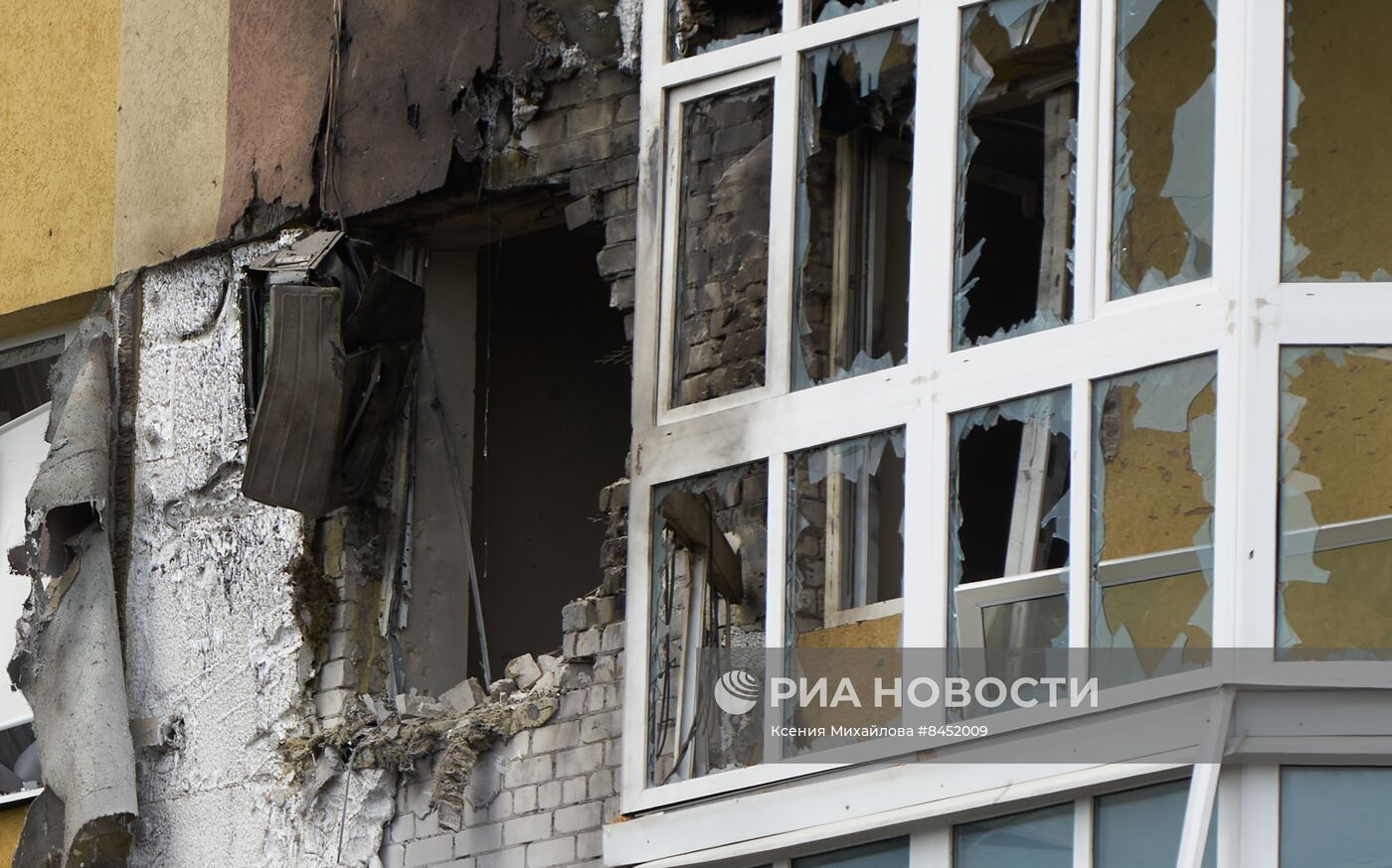 Беспилотник врезался в жилой дом в Воронеже
