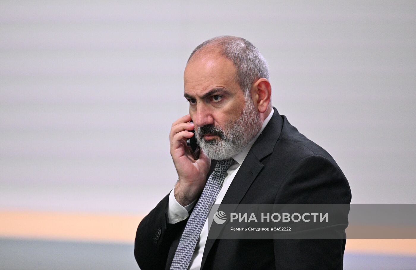 Президент РФ В. Путин провел встречу с главами правительств, участвующих в заседаниях ЕМПС и совета глав правительств СНГ