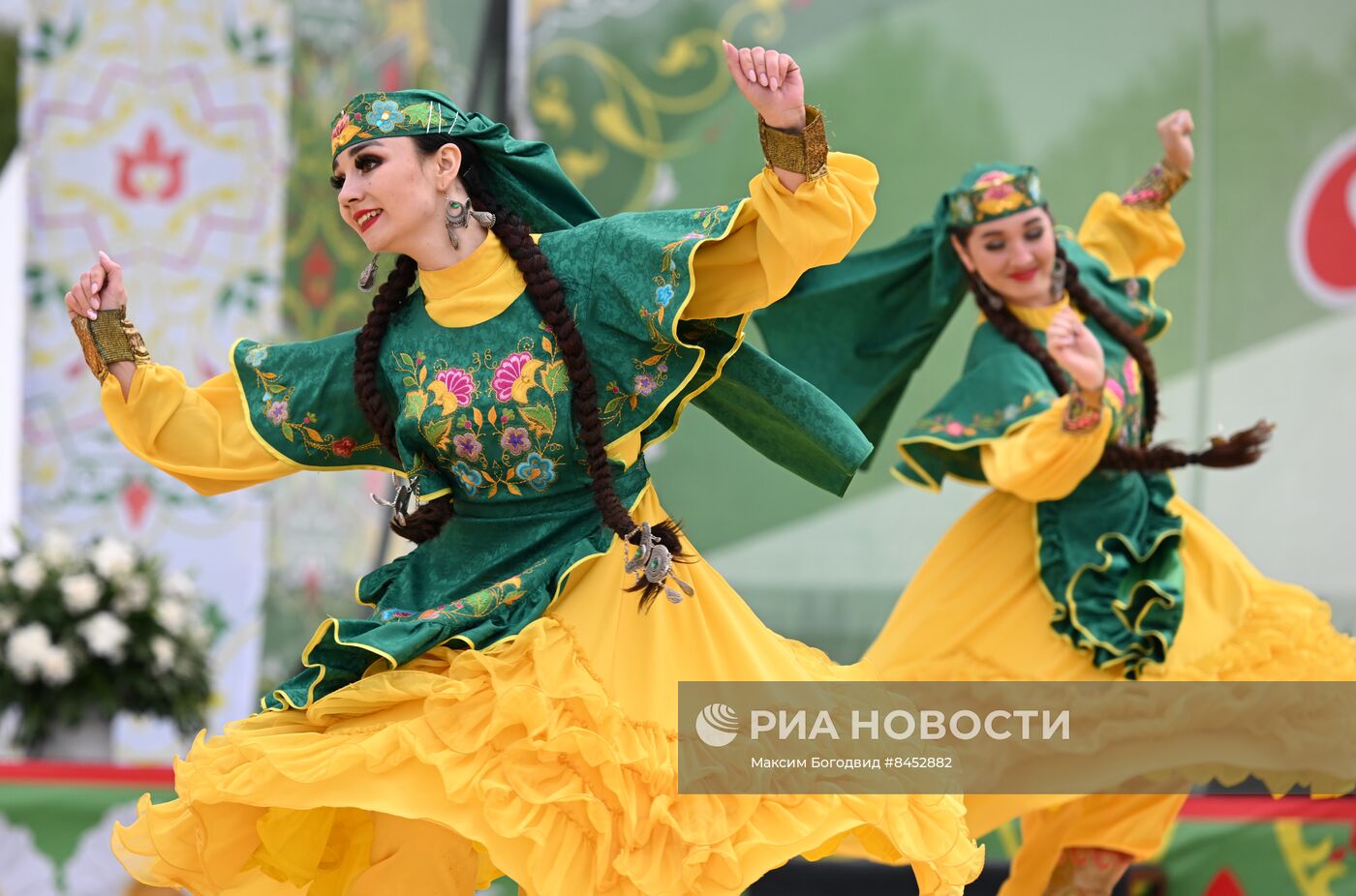 Празднование "Сабантуя" в Татарстане