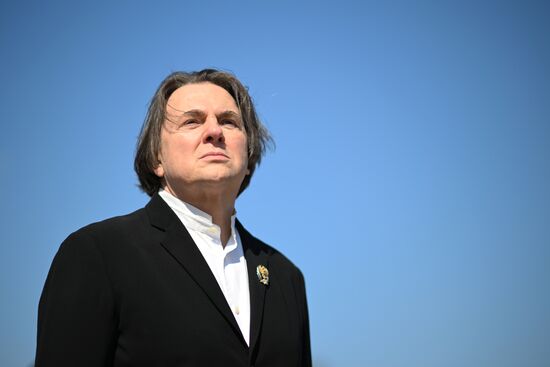 Торжественный подъем государственного флага России