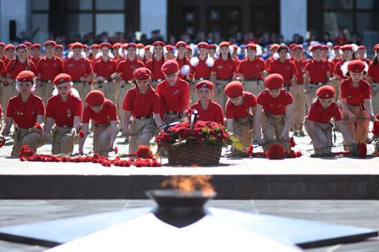 Торжественный подъем государственного флага России
