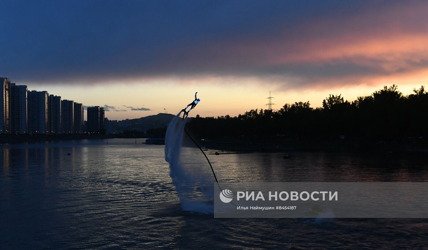 Огненное шоу на воде в Красноярске