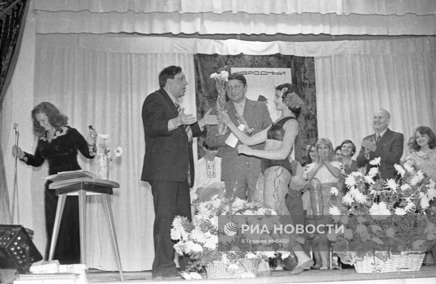 Народный цирк "Велозаводец" и детский цирковой коллектив "Улыбка"