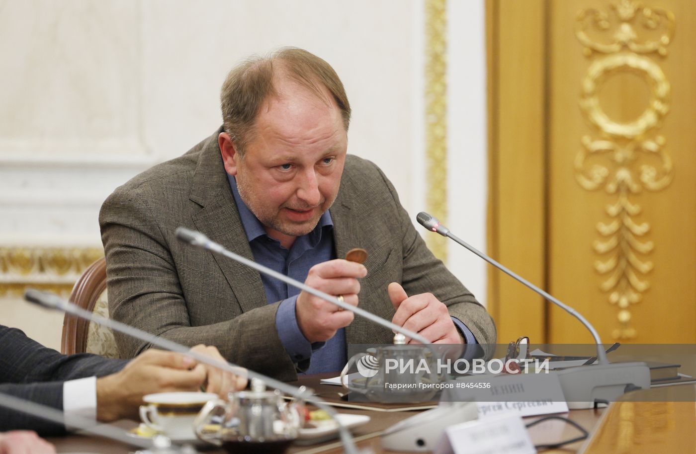 Президент РФ В. Путин проводит встречу с военными корреспондентами