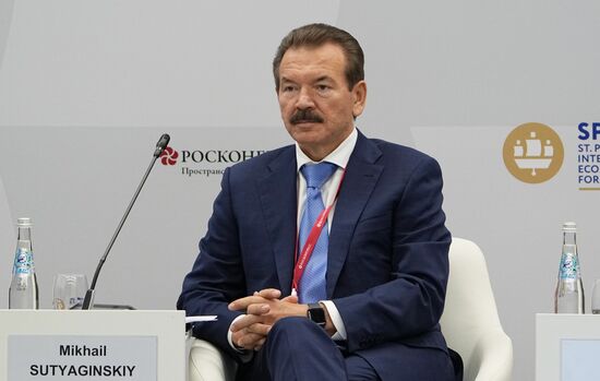 ПМЭФ-2023. Промышленные кластеры в ОАЭ: новые возможности для российских экспортеров