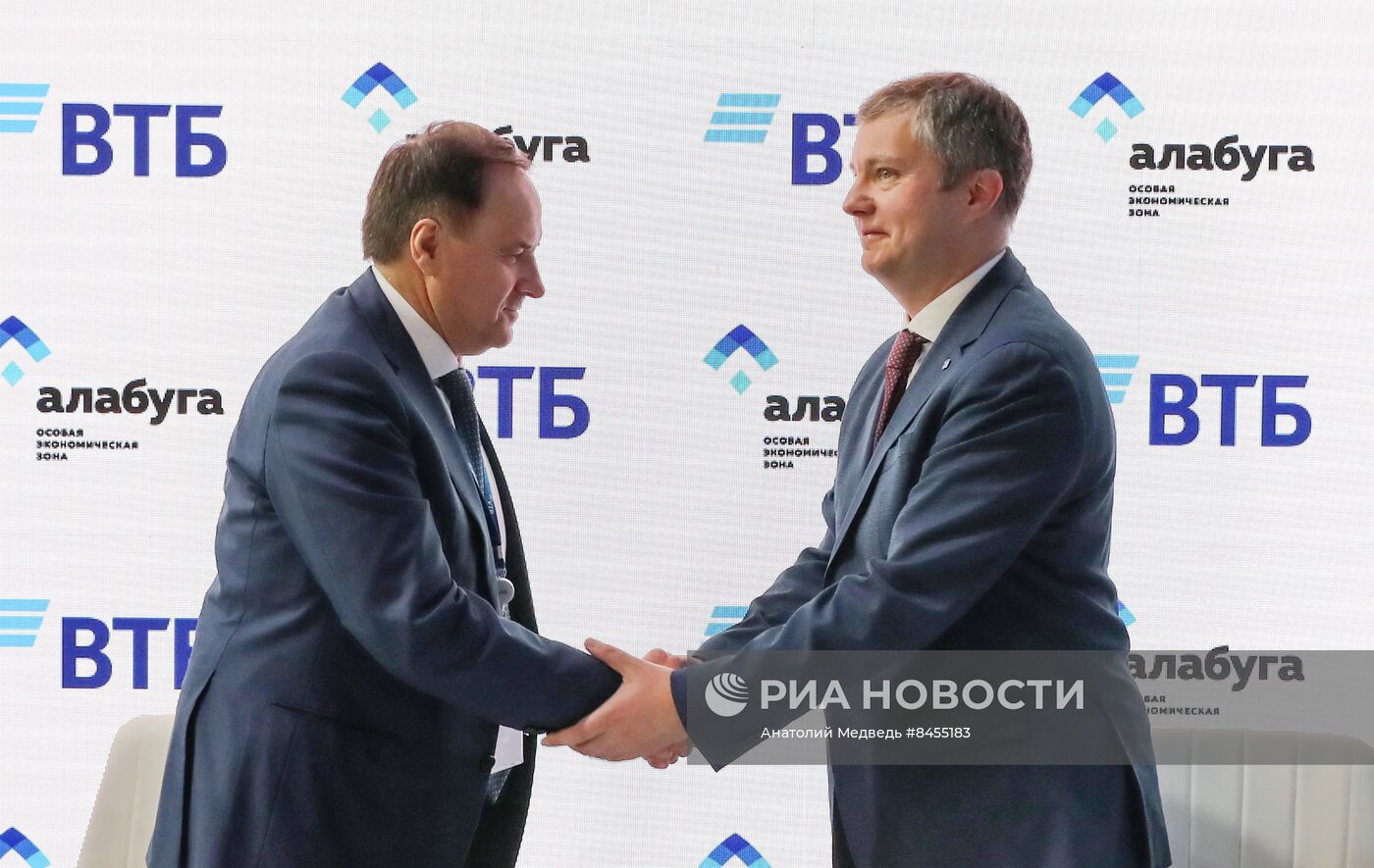 ПМЭФ. Подписания