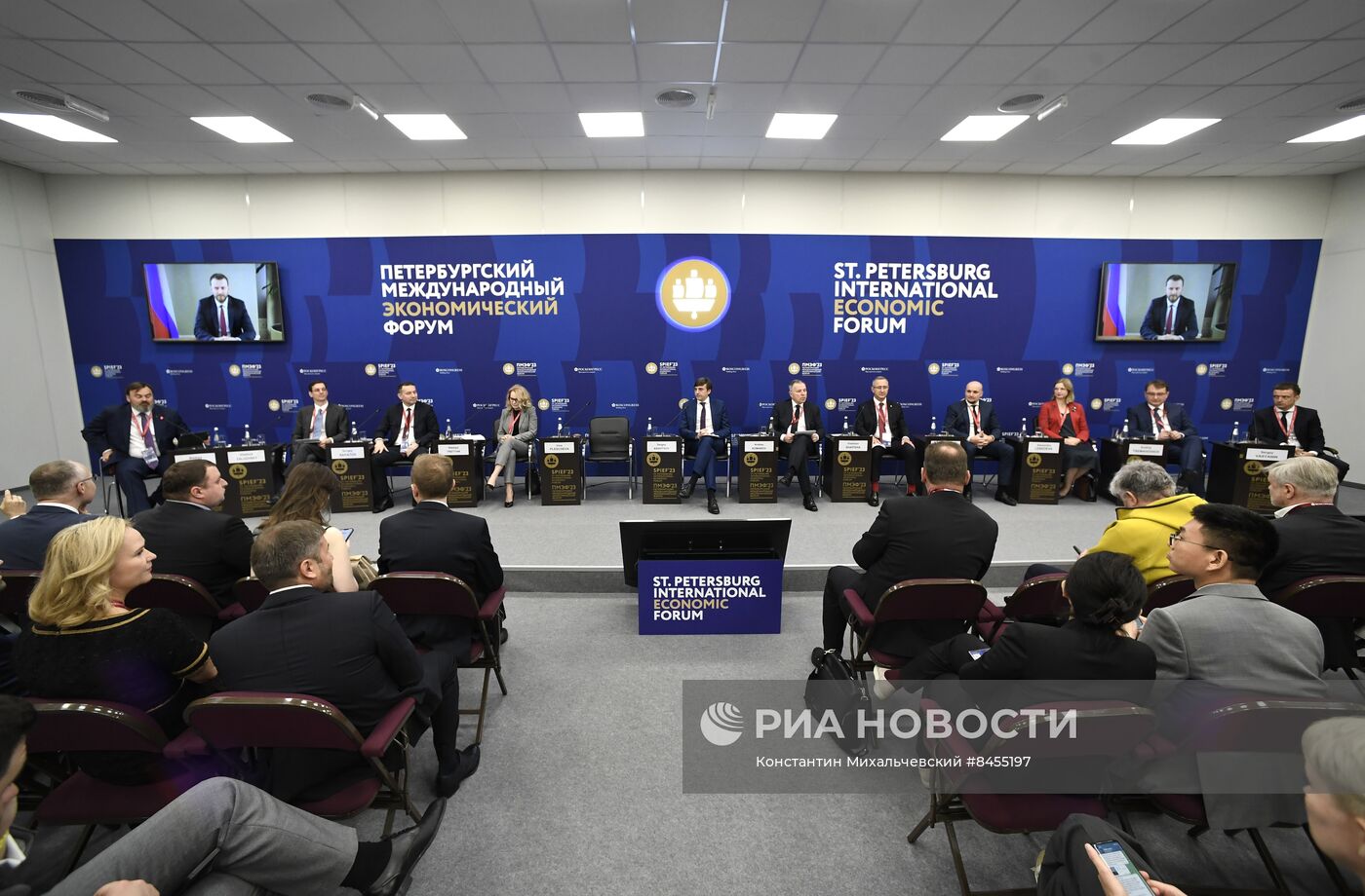 ПМЭФ-2023. "Профессионалитет" отраслевой подход к подготовке кадров в условиях импортозамещения